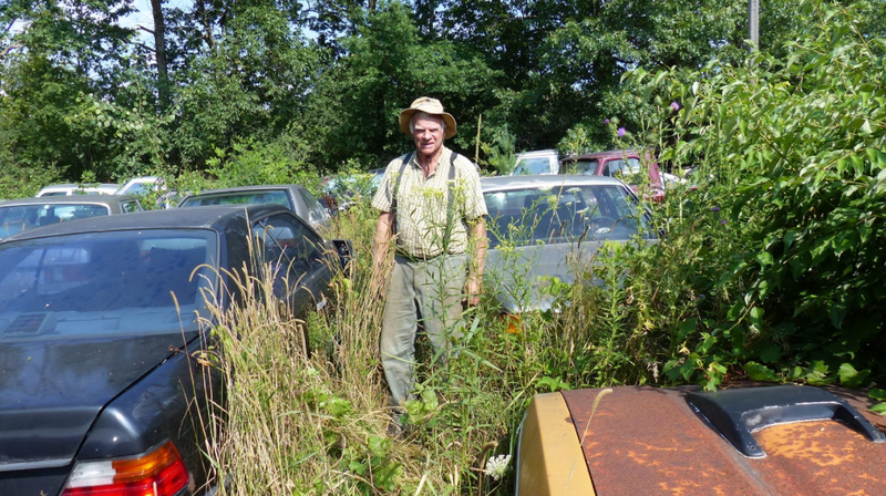 Illustration for article titled A Michigan Town Is Forcing This Man To Sell 20 Old Cars Off His Property Every Month